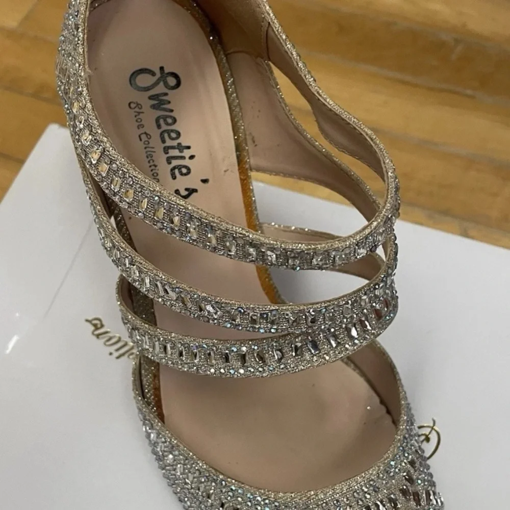 Silver/Gold Strappy Women's Heels Size 9